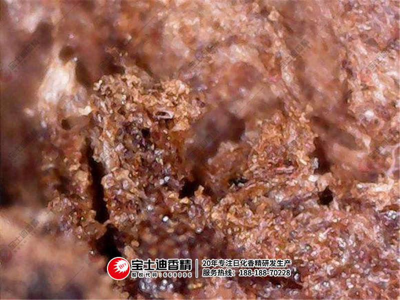 很（hěn）多樹脂結狀體