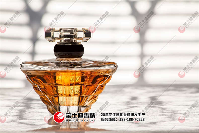 香水 香水(shuǐ)